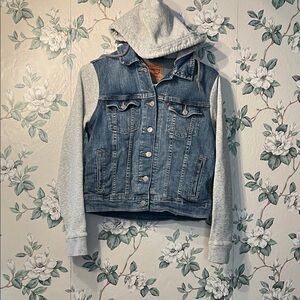 💁‍♀️💁‍♂️UNISEX Levi's Blue Denim Jacket with Light Gray Hooded Sleeves